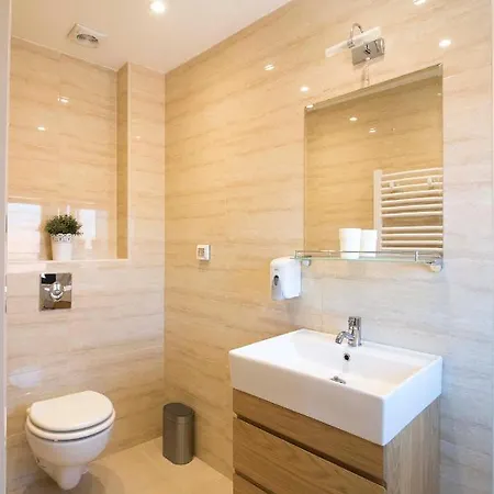 Nana / Sobe&apartmani Pensión 3*