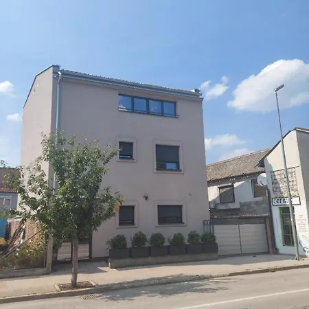 Gasthuis Nana / Sobe & 3*